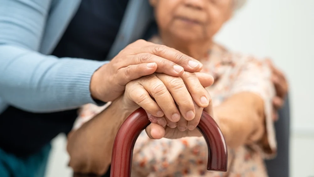 Ways-to-Know-When-Elders-in-Family-Need-Old-Age-Care-Support-1000x565